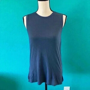 ⭐️ Columbia dark blue tank top in size xs